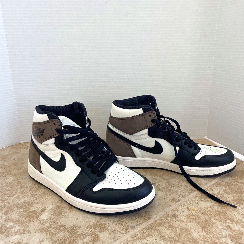 Nike Air Jordan 1 Dark Mocha Retro High Mens' 8.5